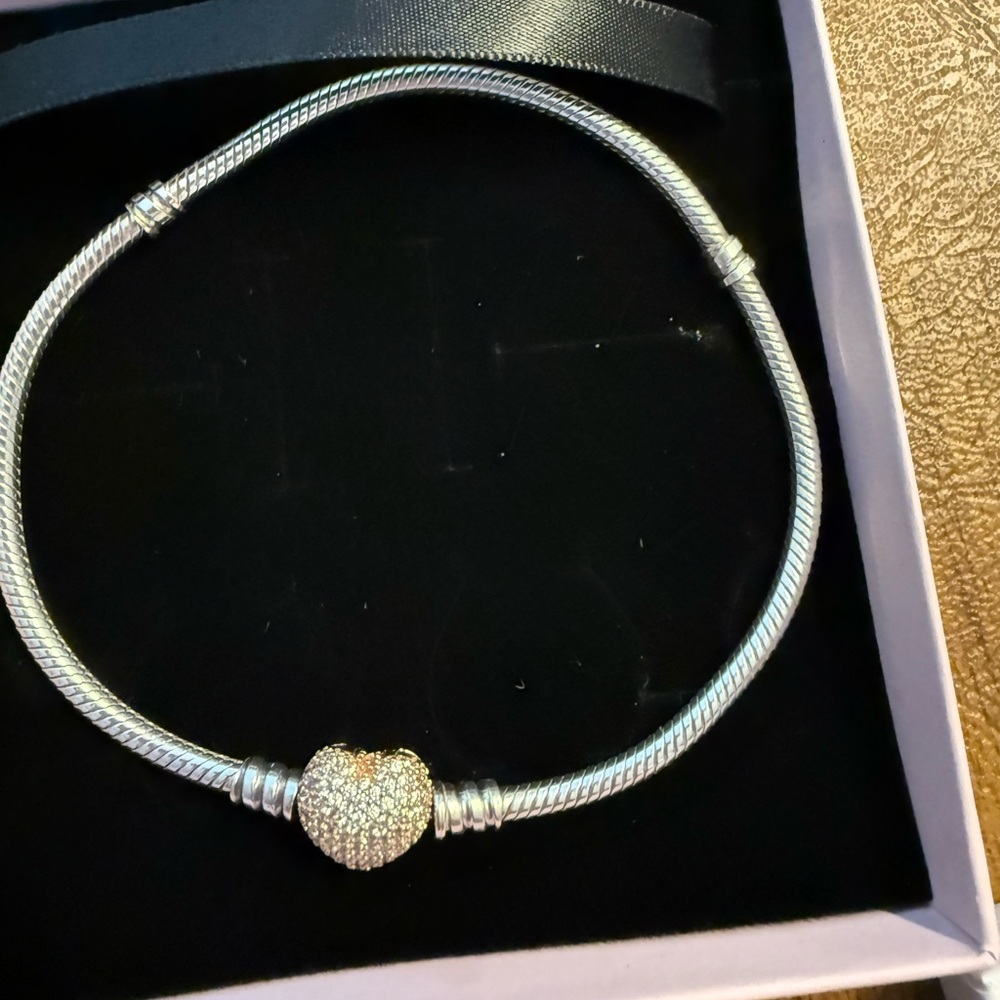 Pandora Moments snake chain bracelet with heart clasp 8.9 inch/20cm